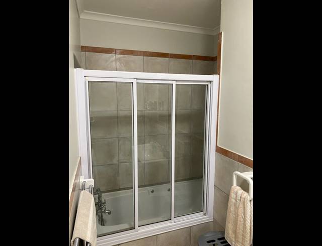 2 BEDROOM APARTMENT FOR SALE IN NEWLANDS